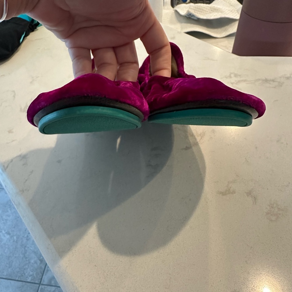 VGUC Tieks Tyrian Velvet Flats - Picture 7 of 11